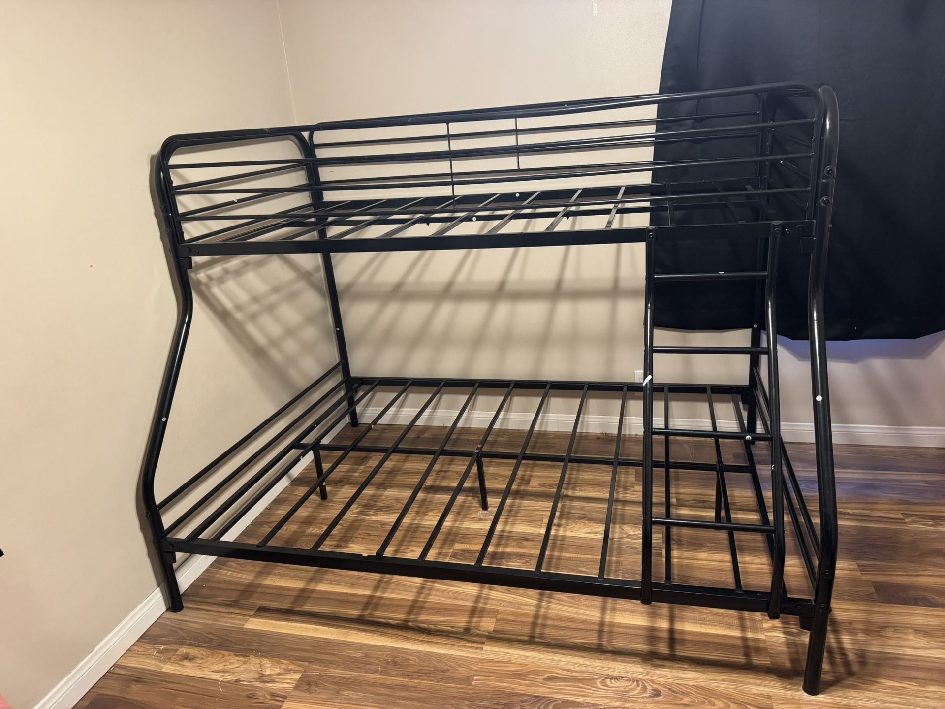 BUNK BED TWIN OVER FULL