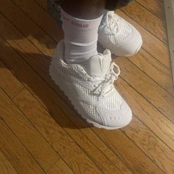 All White Bottegas Size 42 No Box 