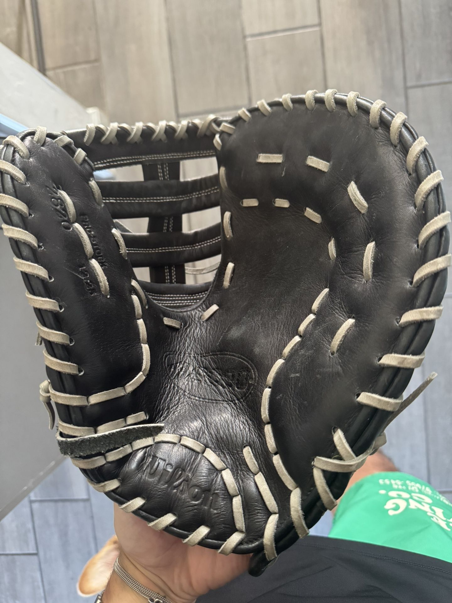 Wilson A2000 First Baseman’s Mitt