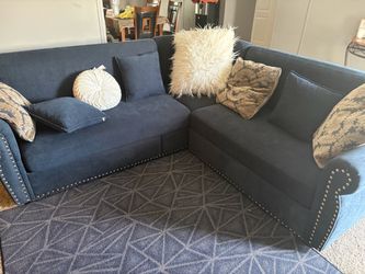 Sectional couch