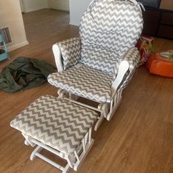 Nursing Chair 