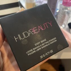 Huda Beauty Powder 