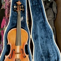 4/4 Size Violin in Hardshell Case 