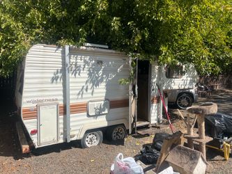 Mini fifth wheel livable needs cleaning