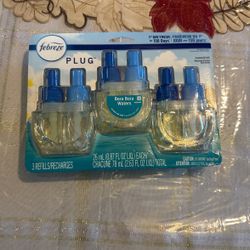 Febreze Plug Refill Odor-Fighting Air Freshener Bora Bora Waters Scent, 3 Count, 0.87 fl oz Each