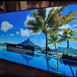 70" LG smart tv 4k streaming apps great condition no legs was mounted great quality pic no scratch 