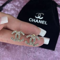 New Really Good Quality Comes With Bag 