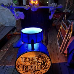 Skeleton drummer & Skeleton Guitar 