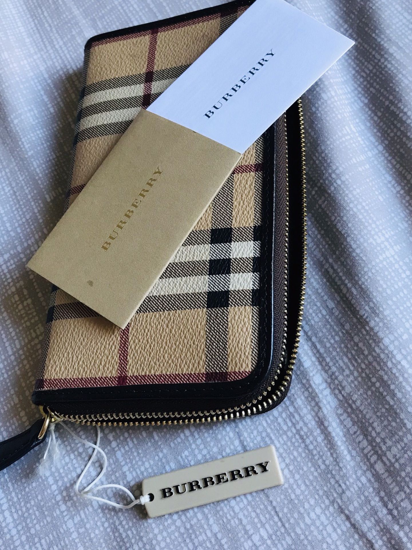 Burberry Second Love, Mint Condition And Lots Of Space For Everything