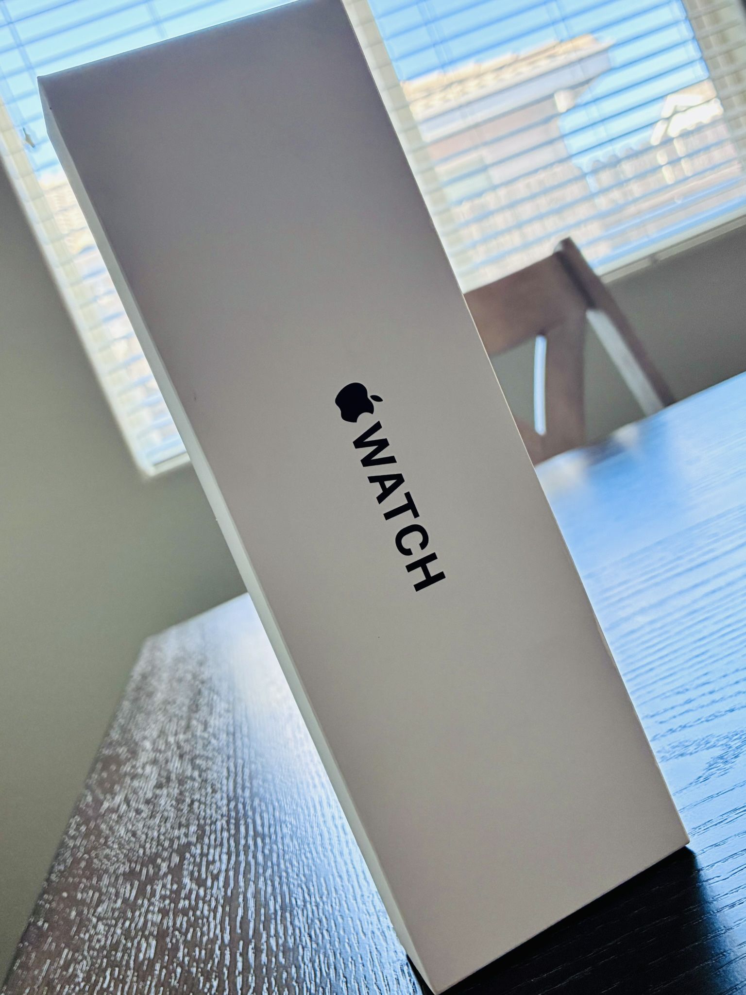 Apple Watch SE 2nd Gen! 40mm GPS Starlight Color With Sport Band! **Newest Model**Brand New Unopened