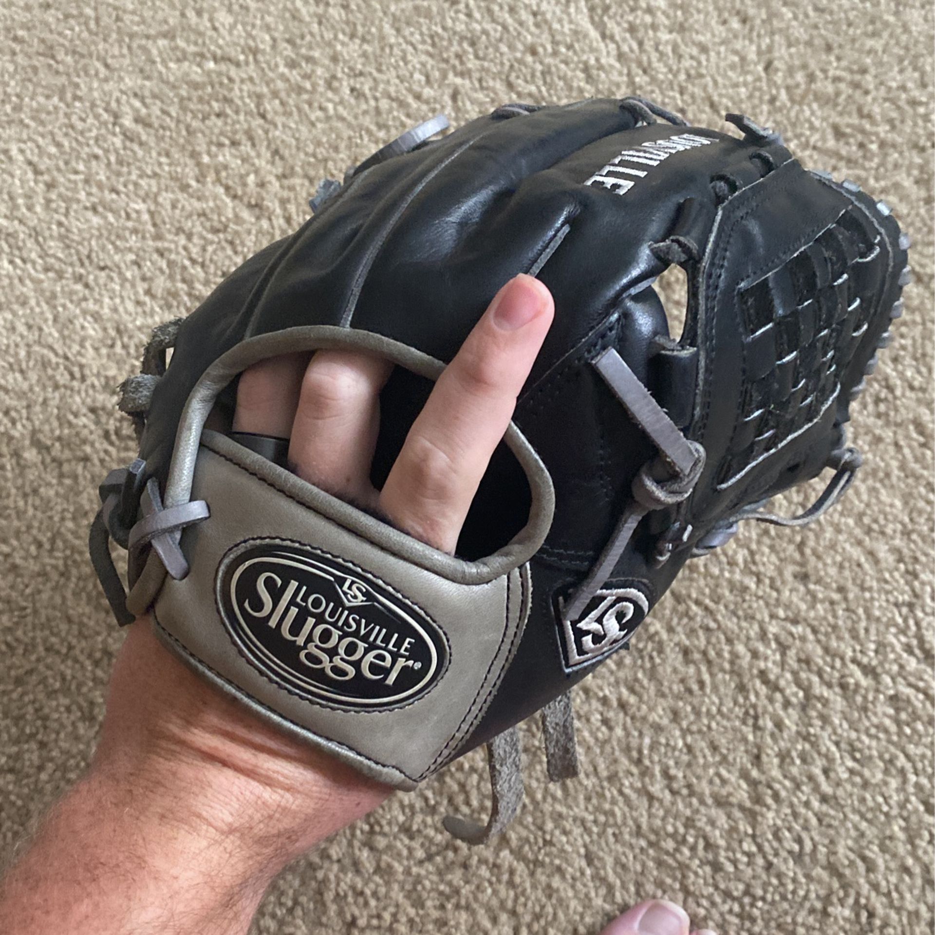 Louisville Slugger Omaha Flare 12 In Baseball Glove