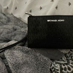 Michael Kors Wallet/phone Holder Authentic 