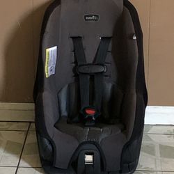 LIKE NEW EVENFLO CONVERTIBLE CAR SEAT !!!!