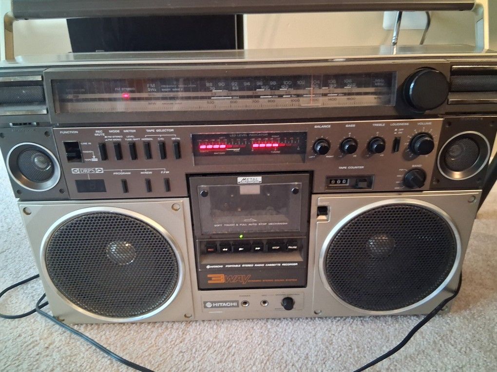 Hitachi (Made In Japan) Model TRK-8610W 1980s Boom Box - Working But Needs TLC