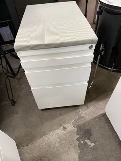 Mobile cabinets