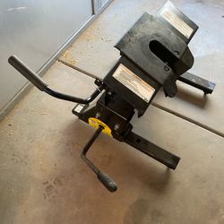 Reese Fifth Wheel Hitch 16,000 Lbs