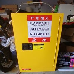 EUNORAU Safety Charging Station 12 Gallon