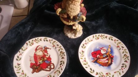 Santa figurine with two plates