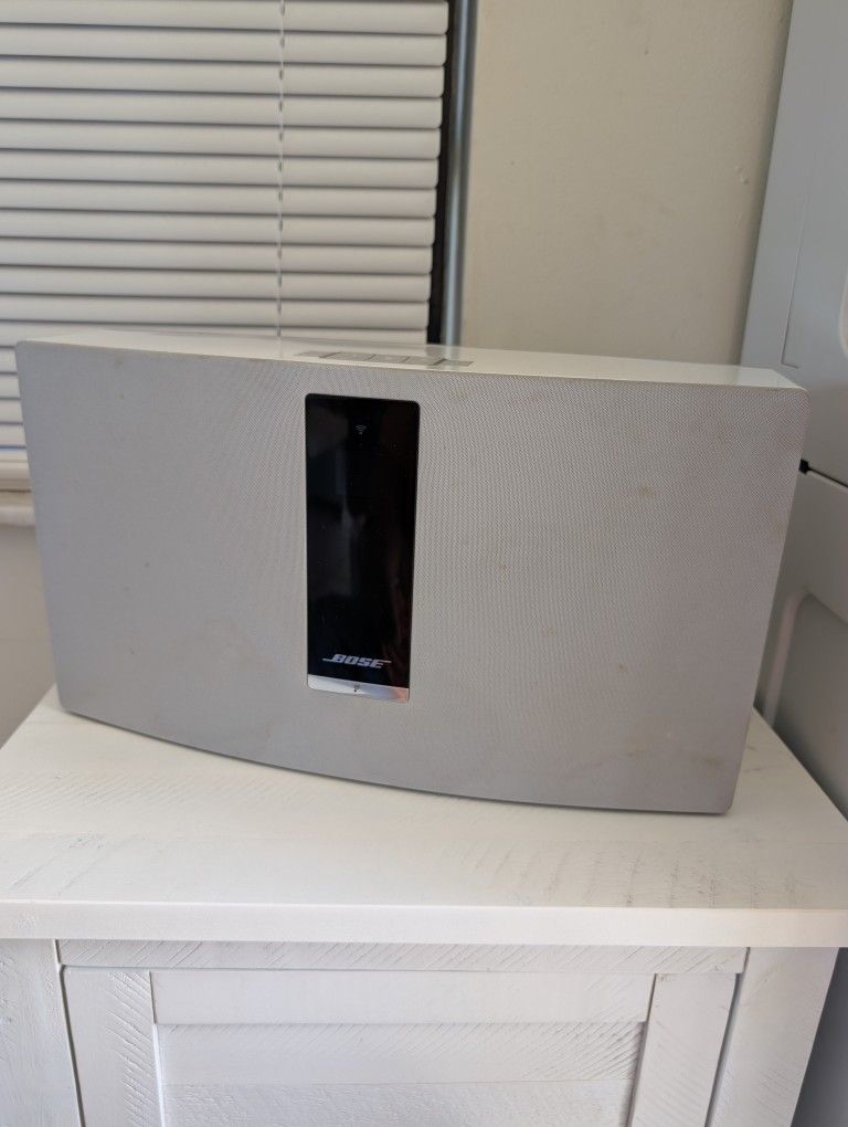 Bose SoundTouch 30 Wireless WI-FI Music System 412550-SM2