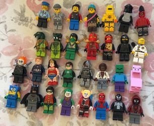 30 Lego Mini figures + 3 Mini Motorcycles