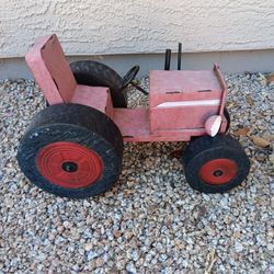 Metal Tractor Yard Decor