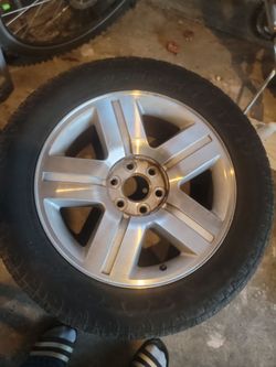 Wheels 20s for chevy or gmc no... center caps