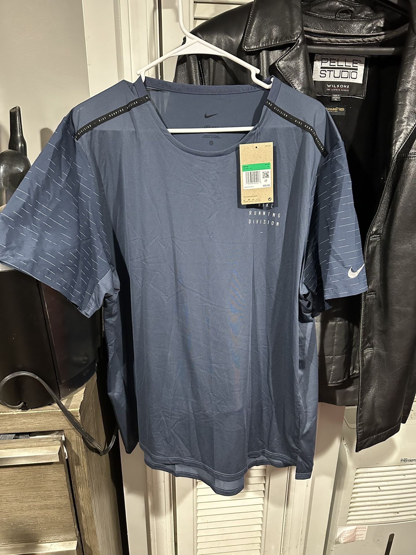 Brand New !! XL Nike Running Division Navy Blue T Shirt