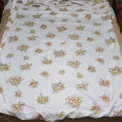 Home Decor - Vintage 1975 Full Size Fitted Sheet J. P. Stevens & Co., Inc - Fabric, Repurpose, Craft
