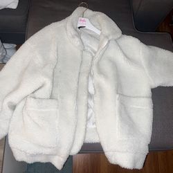 White Jacket/Sweater/Coat