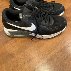 Woman’s Nike Air max Sneakers Shipping Avaialbe 