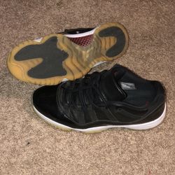 Nike Air Jordan 11 (BRED)
