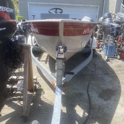 14 Feet And 6” Crestliner 6 Feet Wide 