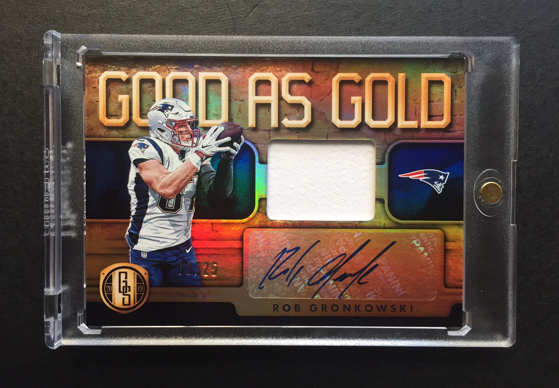 2019 Gold Standard New England Patriots / Tampa bay Buccaneers Rob “ Gronk “ Gronkowski Jersey patch autographed card!! /25!!