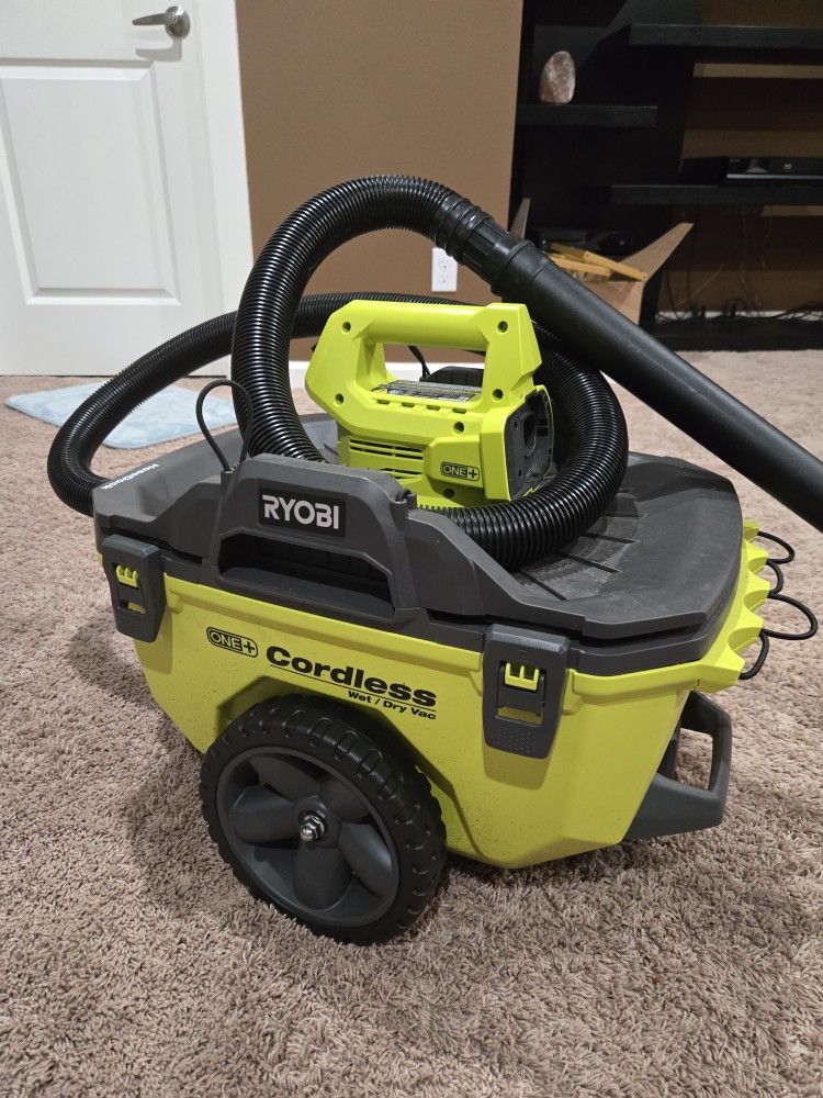 Ryobi 18 Volt Cordless Wet / Dry Vacuum 