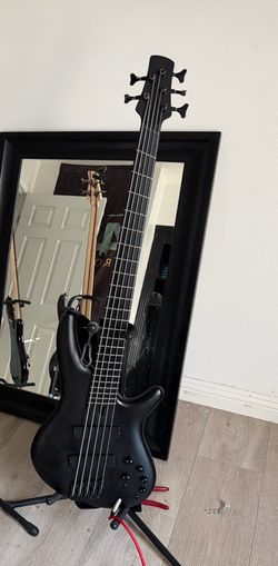 Ibanez SRMS625 Multi scale 5 string bass