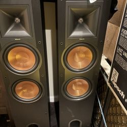 9 Klipsch Speakers, R Series 500$ 