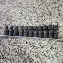 SNAP ON METRIC 3/ 8 Drive SWIVEL IMPACT SOCKET SET