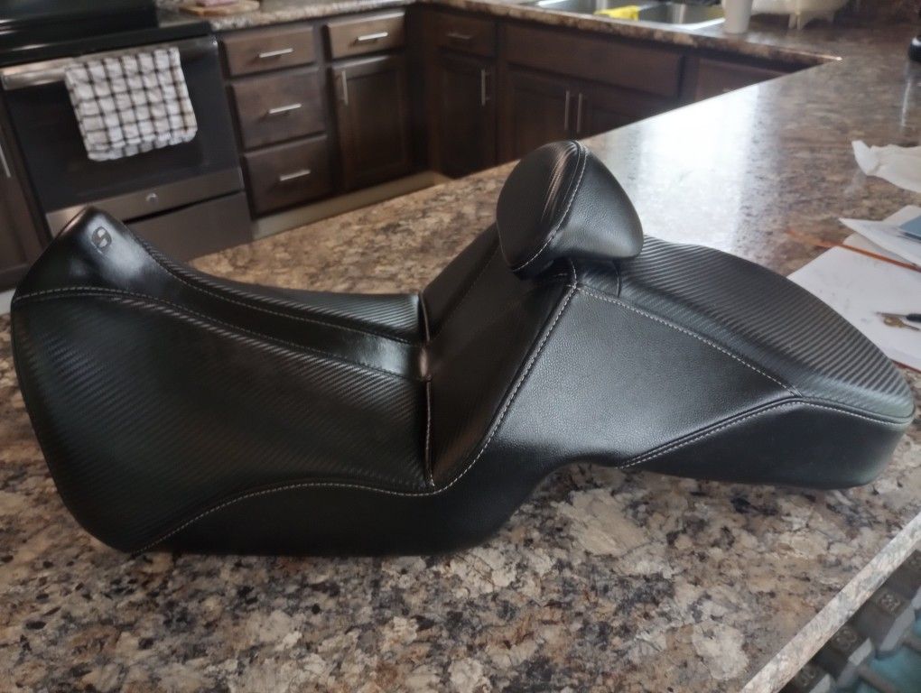 Saddlemen Seat For Harley Davidson Pan American.