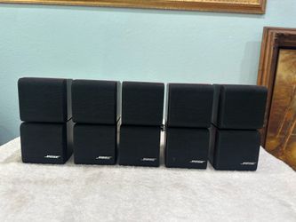 Bose Lot of 5 Classic Redline Double Cube Speakers Lifestyle With Speaker Wires