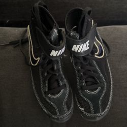 Kids Nike wrestling Shoes 13c