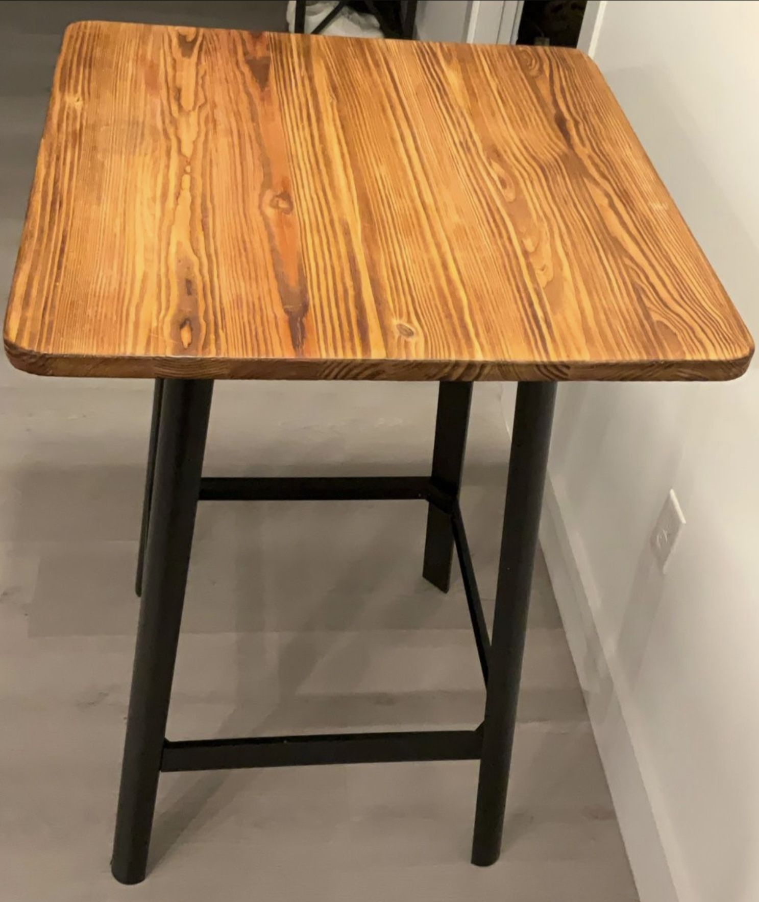 Bar Table