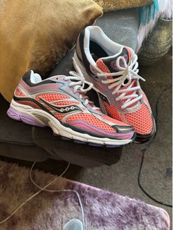 Women’s size 8  sauconys too small $40