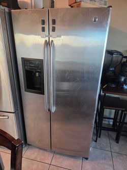 GE Side by Side Fridge
