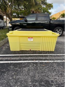 ULINE H-4436 IBC Spill Containment Pallet – 385 Gallon Capacity