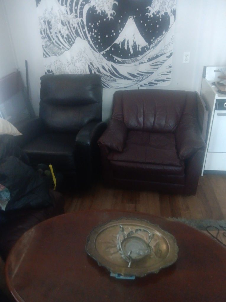 Black Lazy Boy Recliner, Red Maroon Leather Lounge Chair With Ottoman, Living Room Stuff Must Go