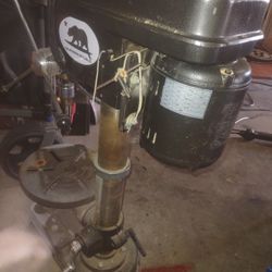 Duracraft 6 Speed Drill Press