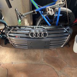 Audi S5 Grille