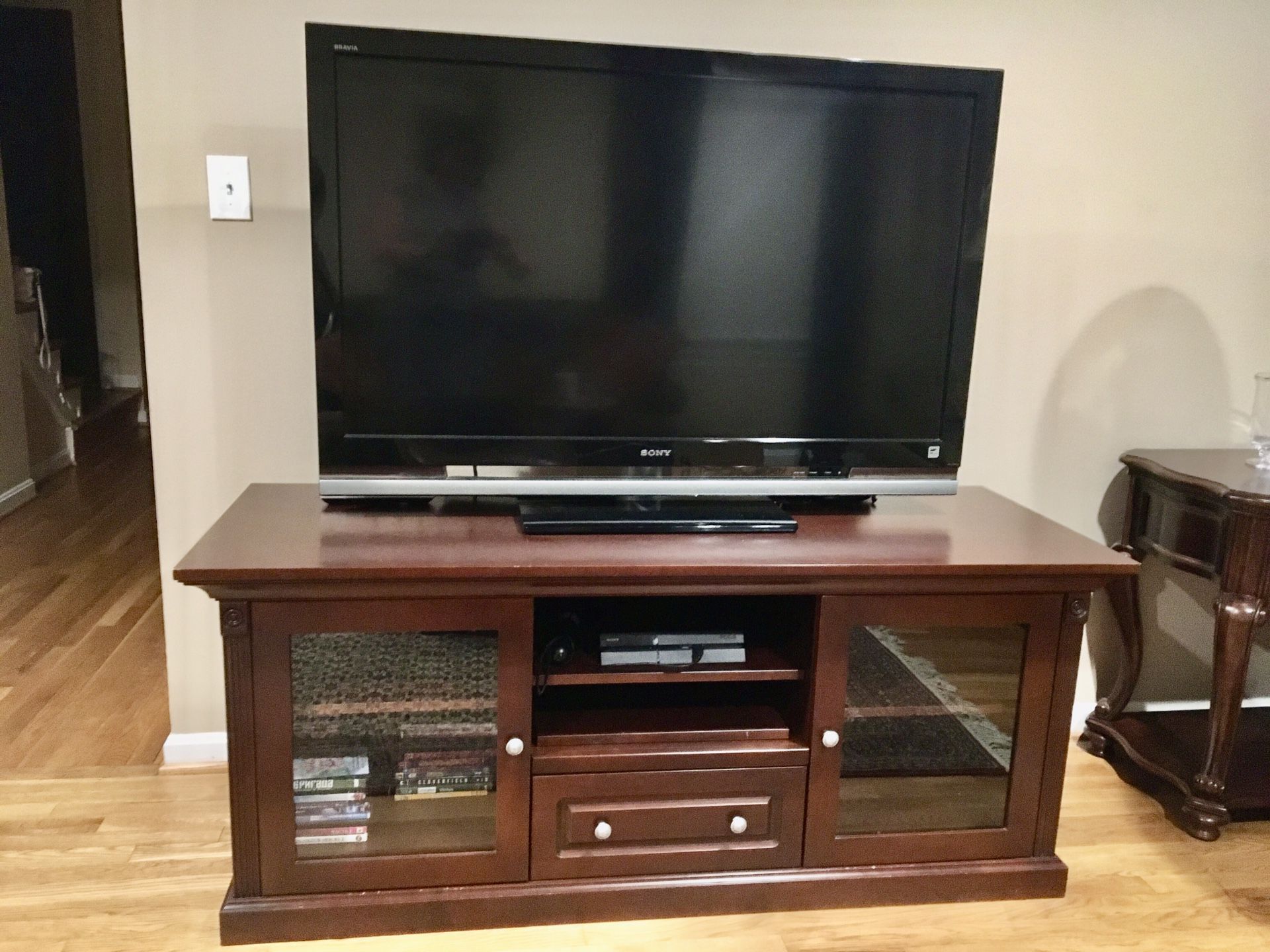 TV stand for large TV sets