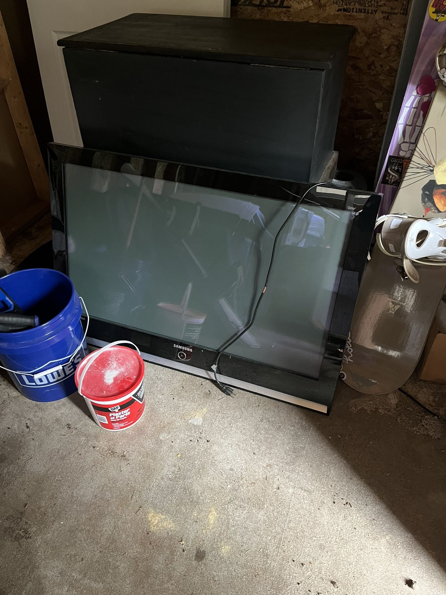 Flatscreen TV