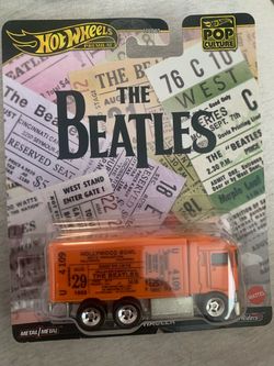 Hot Wheels Premium The Beatles Pop Culture Hauler